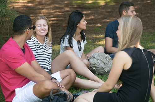 Australians-attitude-towards-inter-studnets_500x335.jpg