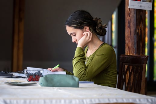 girl studying 