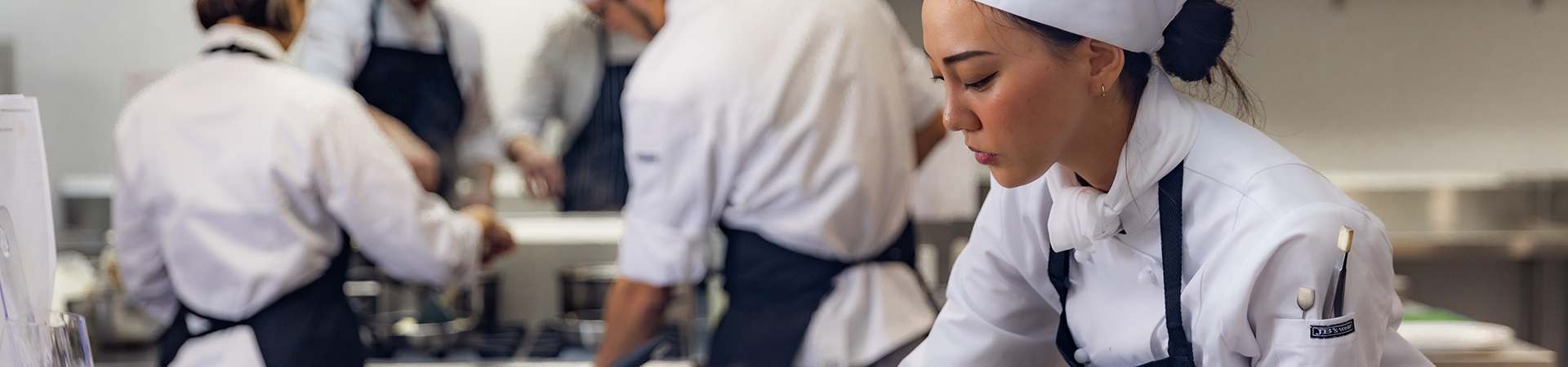 Diploma-of-Hospitality-Management-1920px